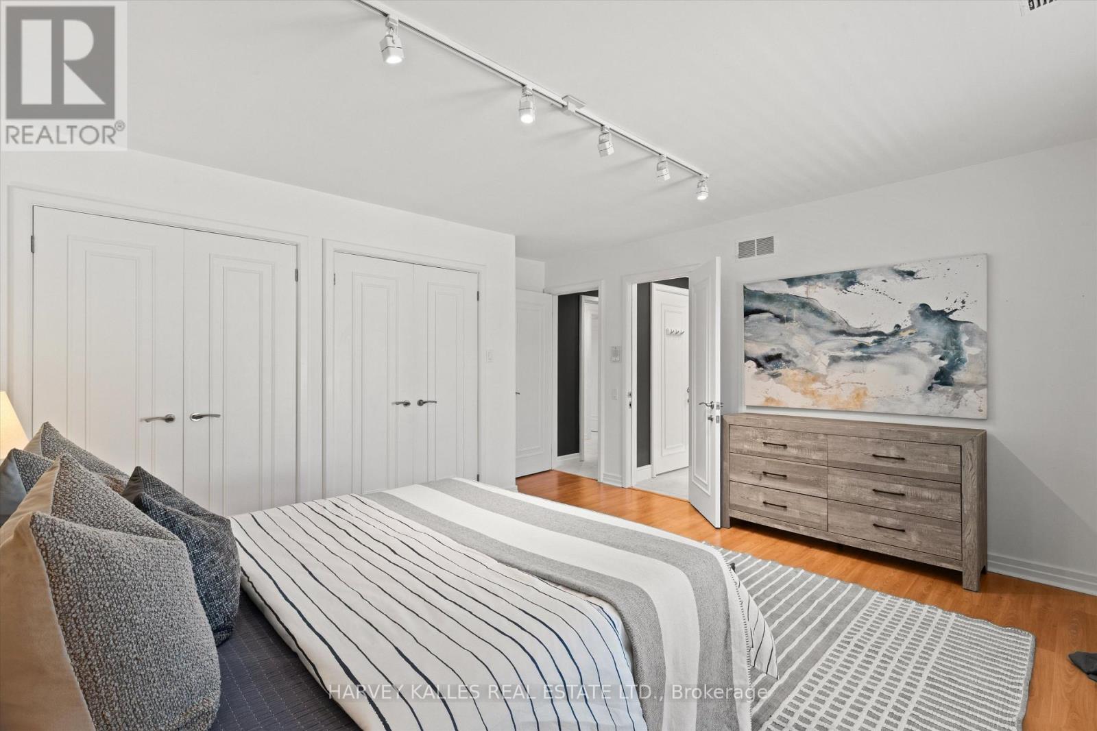 111 Laurelcrest Avenue, Toronto, ON photo 39