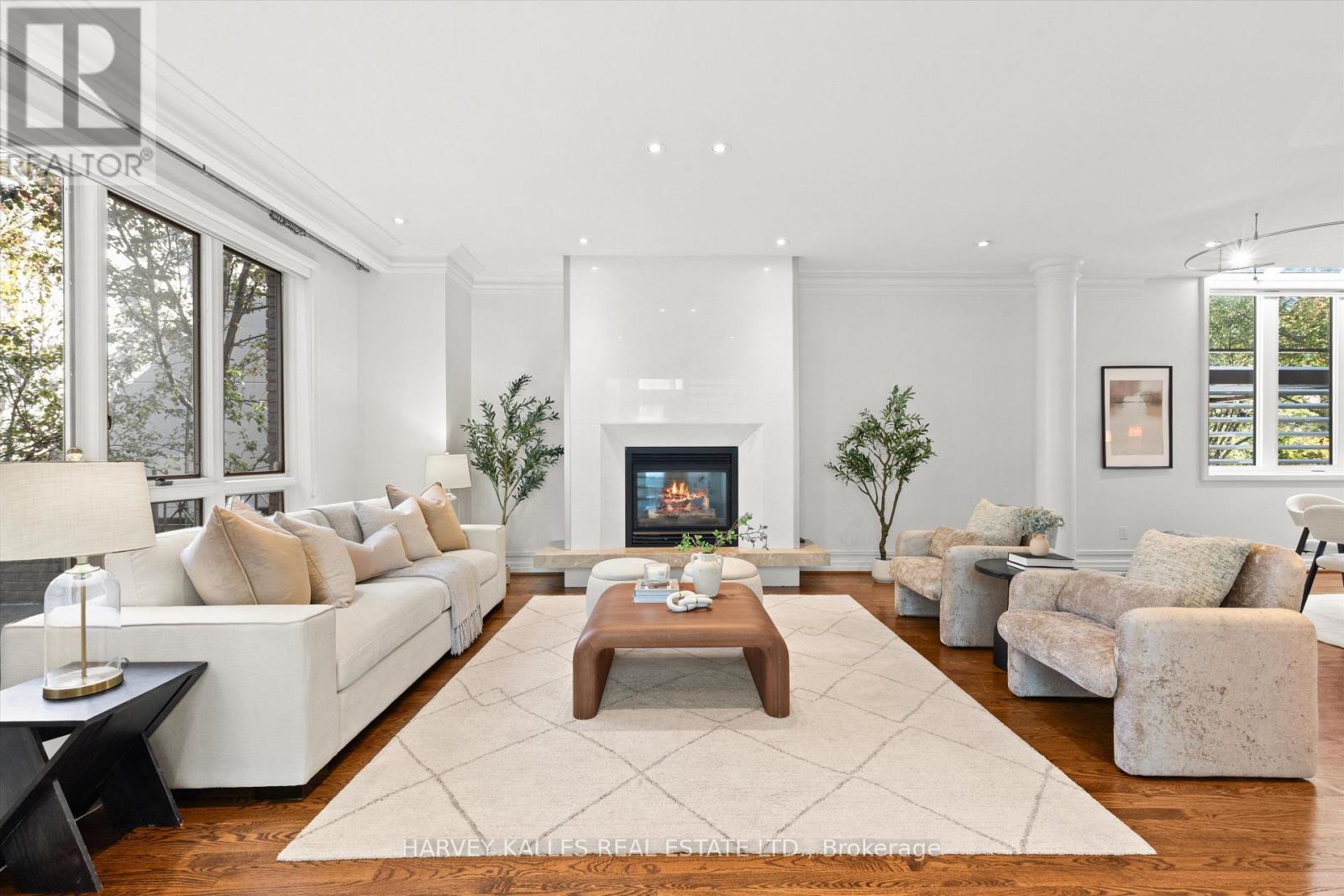 111 Laurelcrest Avenue, Toronto, ON photo 9