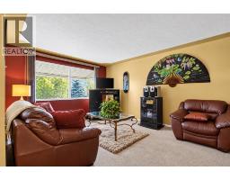 4pc Bathroom - 3620 Dover Ridge Drive Se, Calgary, AB T2B2B4 Photo 8