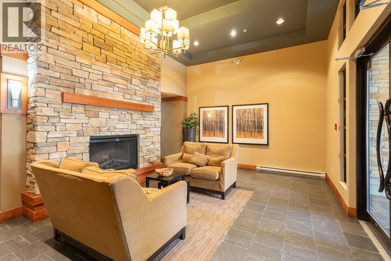 214 3082 DAYANEE SPRINGS BOULEVARD, Coquitlam - Image 1
