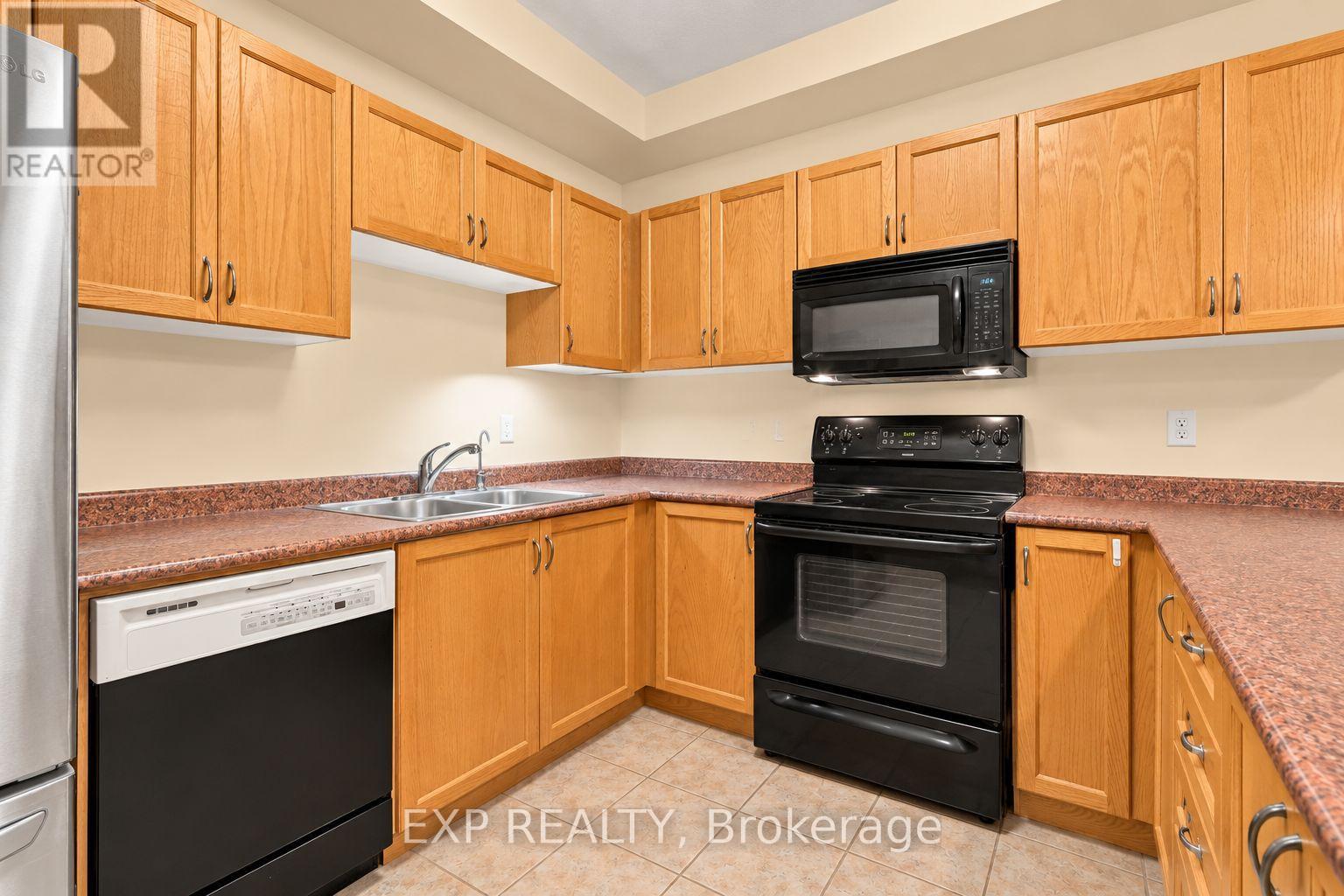 42 Kaitlin Drive, Richmond Hill, ON photo 16