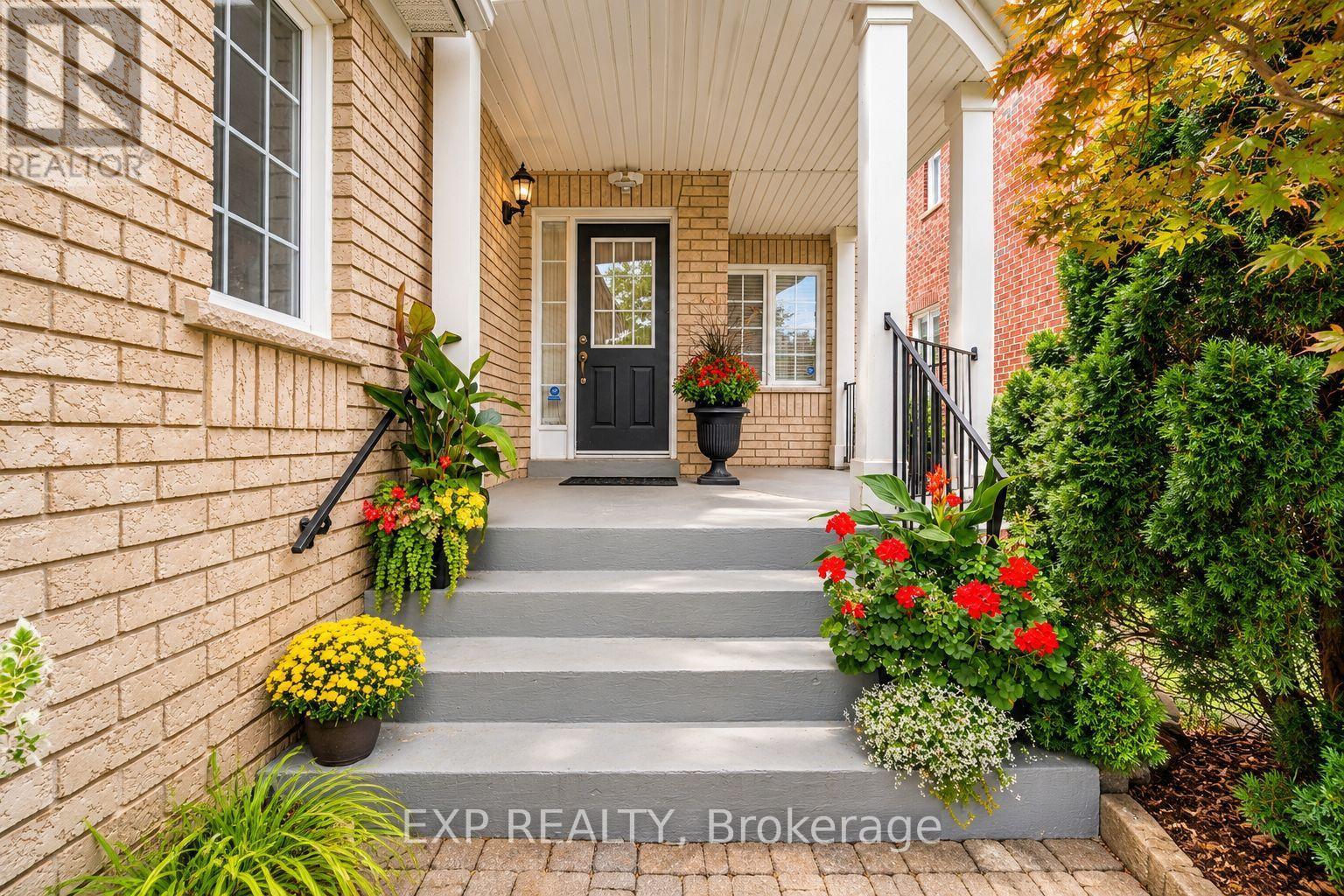 42 Kaitlin Drive, Richmond Hill, ON photo 6
