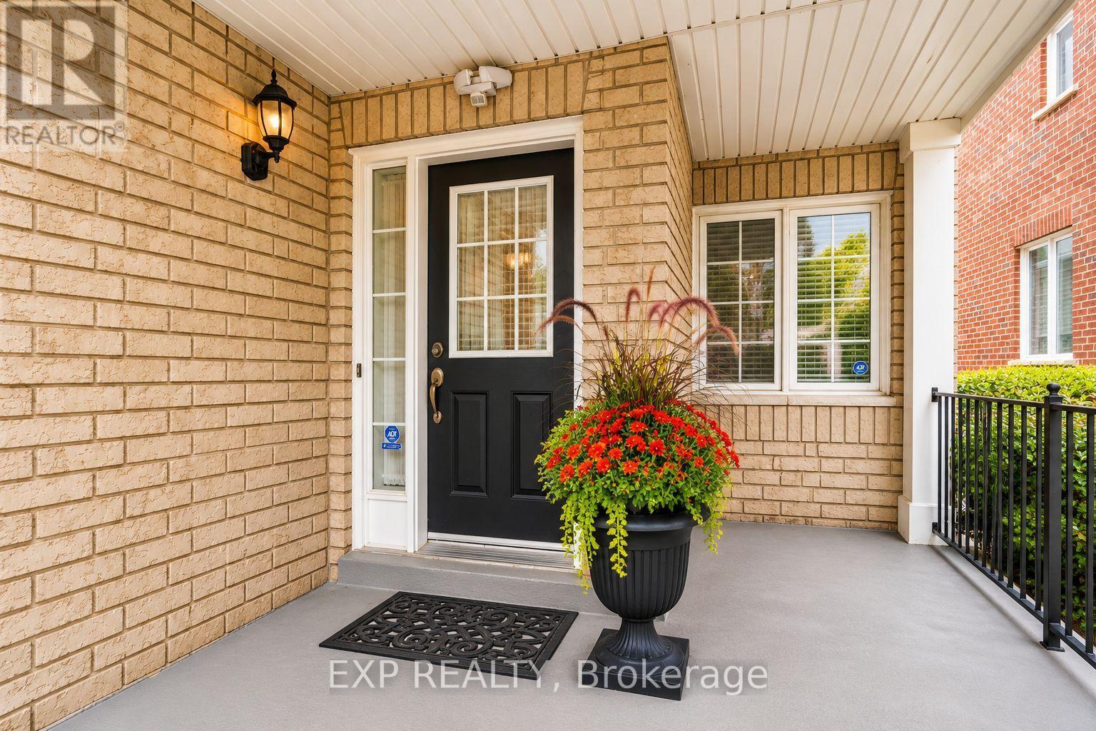 42 Kaitlin Drive, Richmond Hill, ON photo 7
