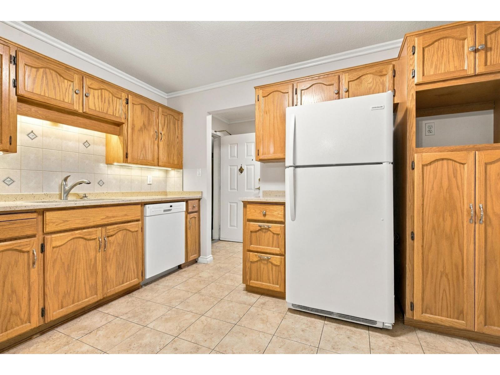 Photo of 110 5375 205 STREET 5