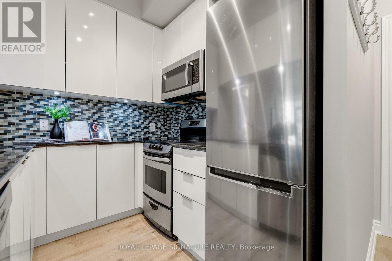 330- 80 Marine Parade Drive, Toronto, ON photo 14