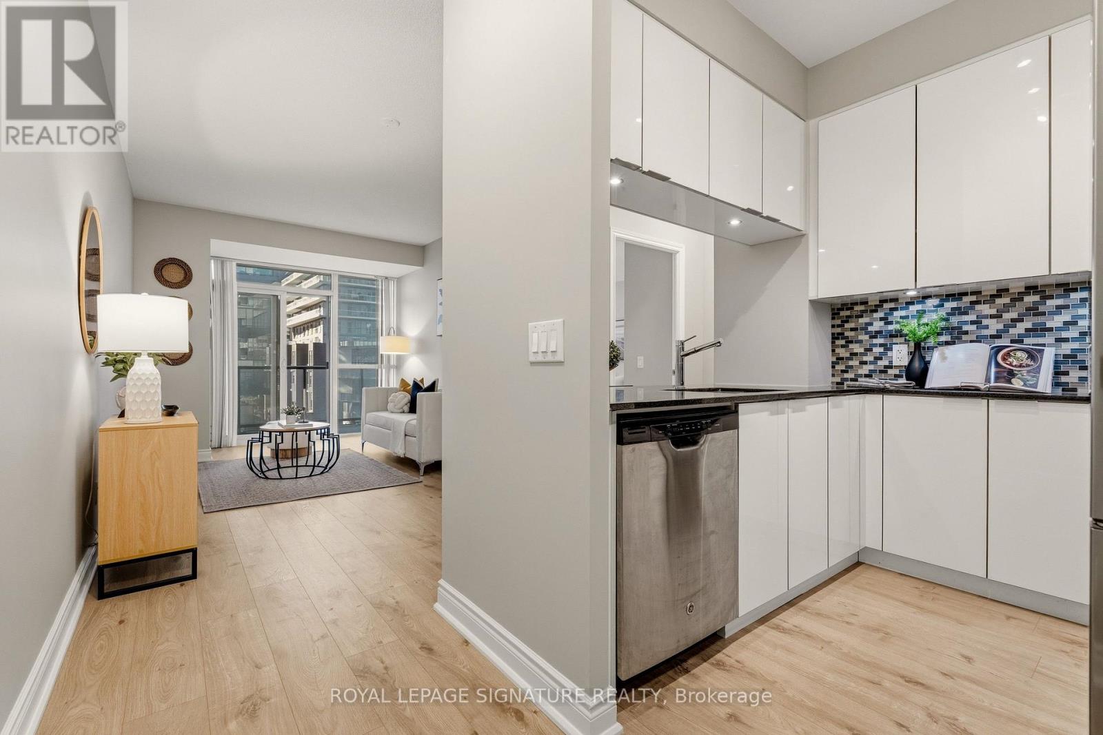 330- 80 Marine Parade Drive, Toronto, ON photo 8