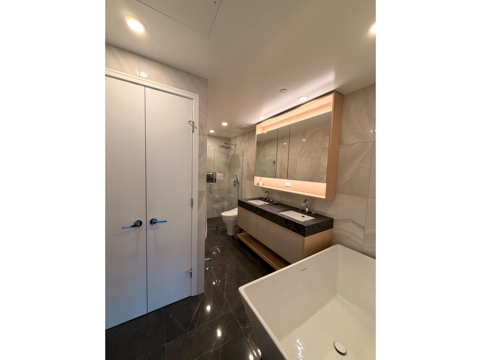 206 1342 JOHNSTON ROAD, White Rock - Image 1