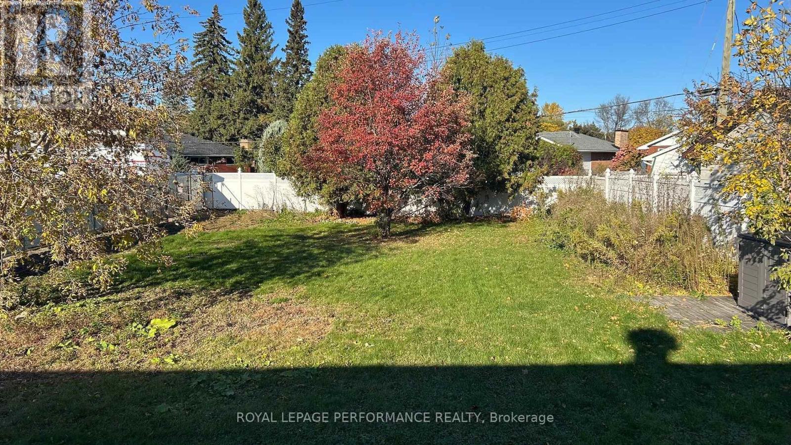 3 Bed, 2 Bath House for Sale in Ottawa – 1321 RUSTIC DRIVE, Ottawa – MLS# X14101116 - Image 16