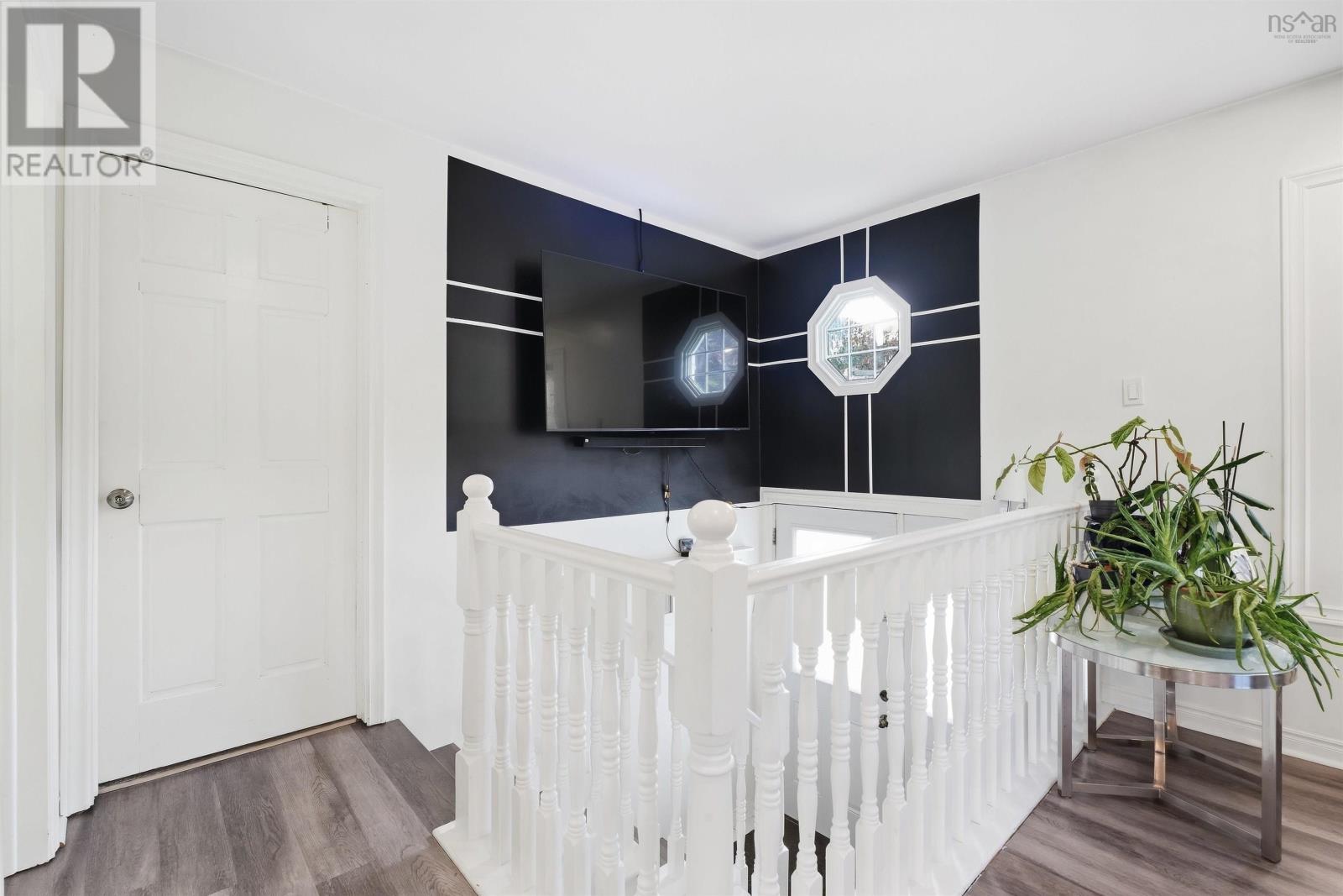2093 Larry Uteck photo 2