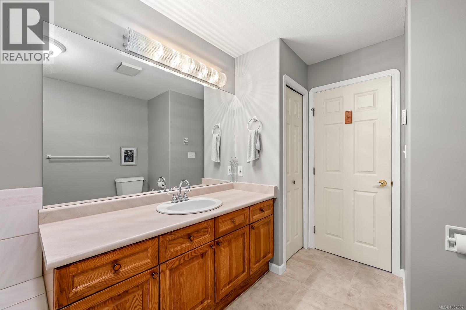 104 2970 Cliffe Ave, Courtenay - Image 1