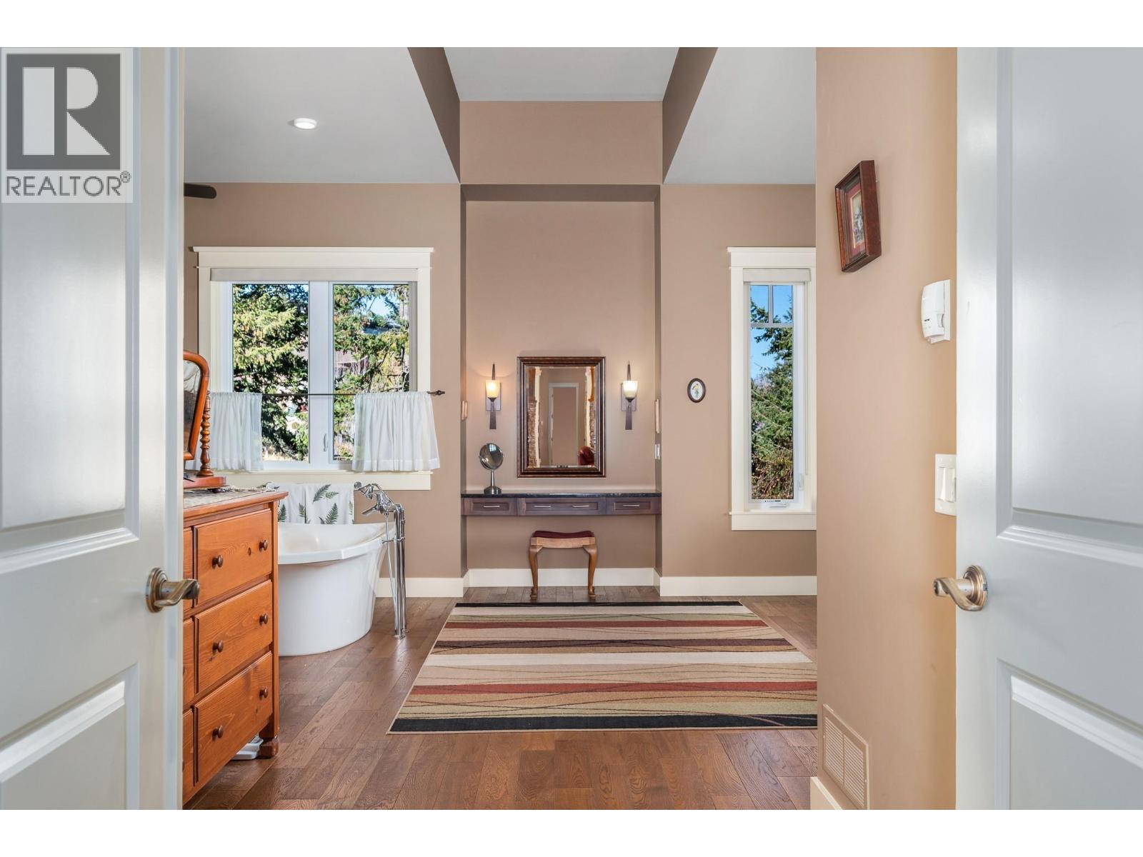 532 Falcon Point Way, Vernon - Image 1
