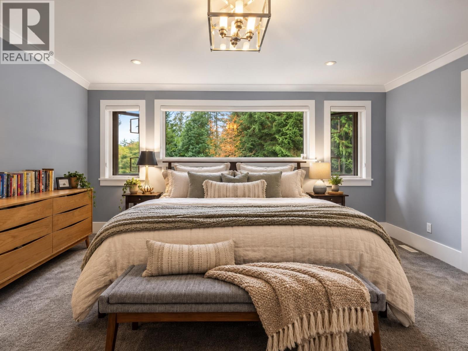 647 E OSBORNE ROAD, North Vancouver - Image 1