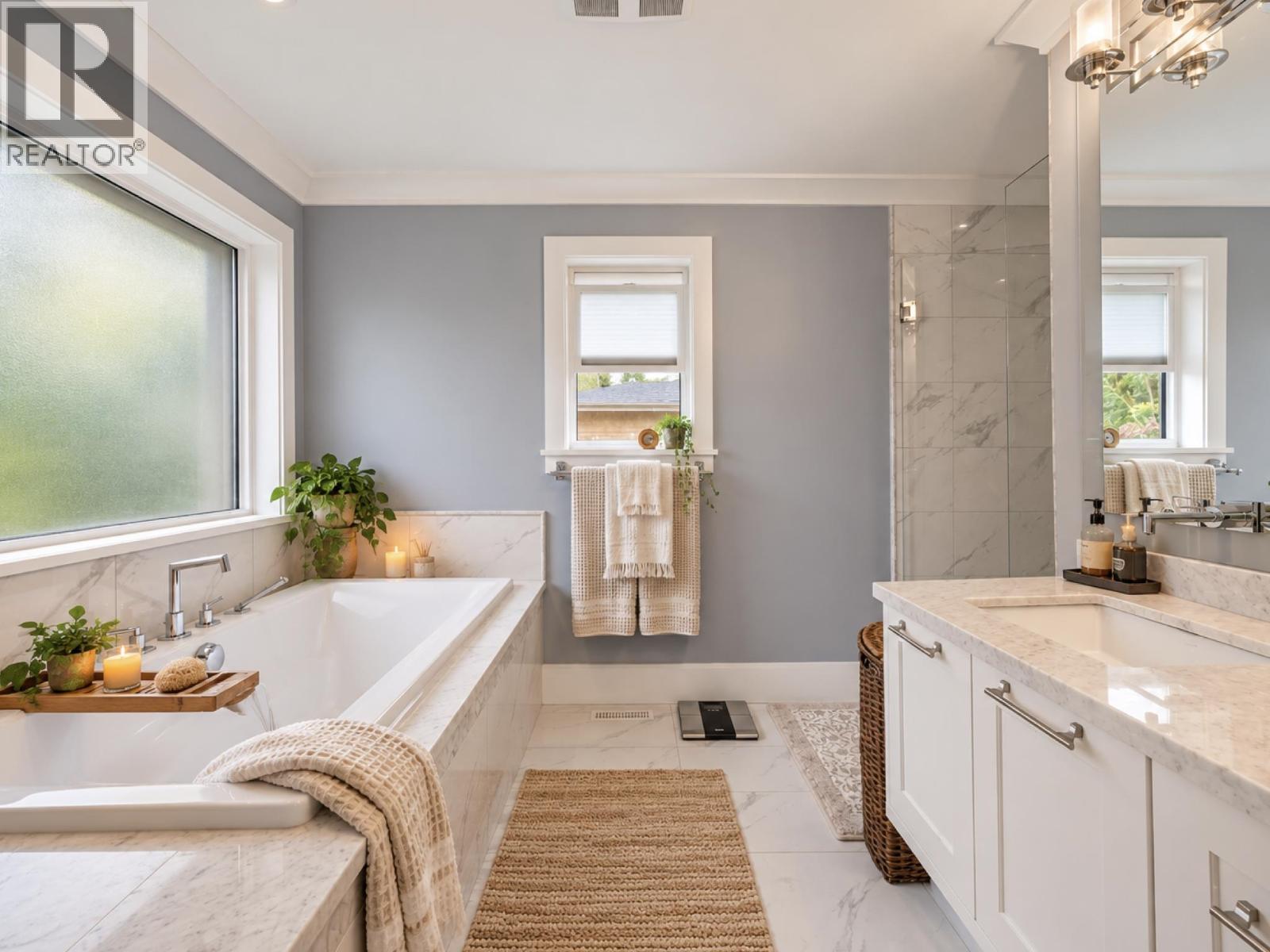 647 E OSBORNE ROAD, North Vancouver - Image 1