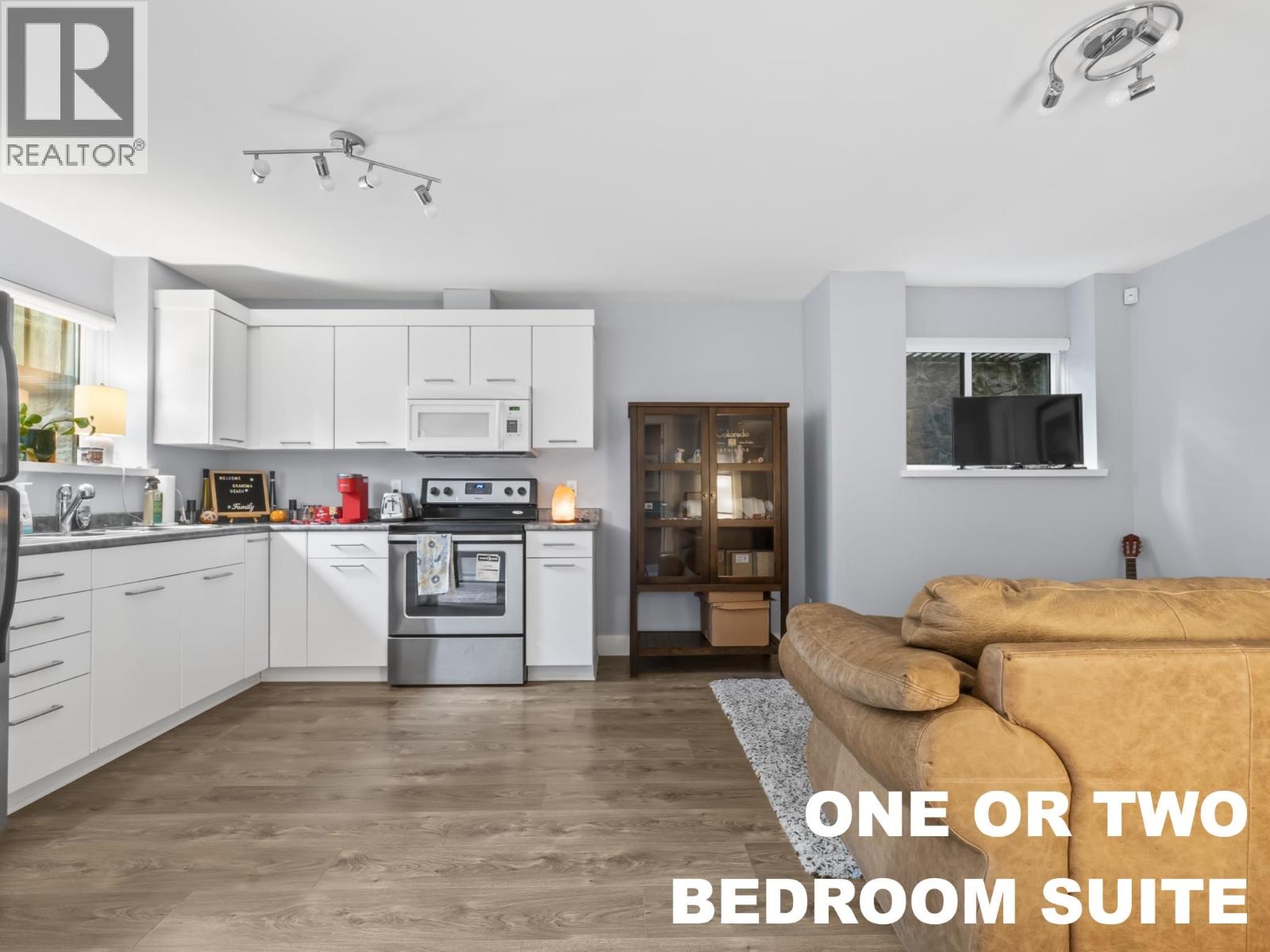647 E OSBORNE ROAD, North Vancouver - Image 1