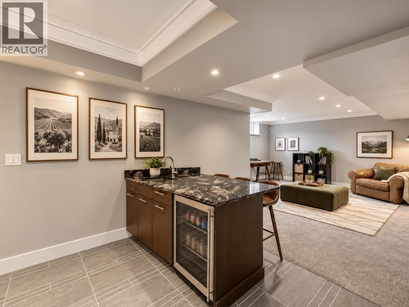 647 E OSBORNE ROAD, North Vancouver - Image 1