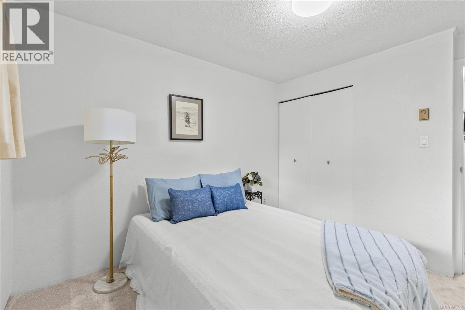117 1560 Hillside Avenue, Victoria