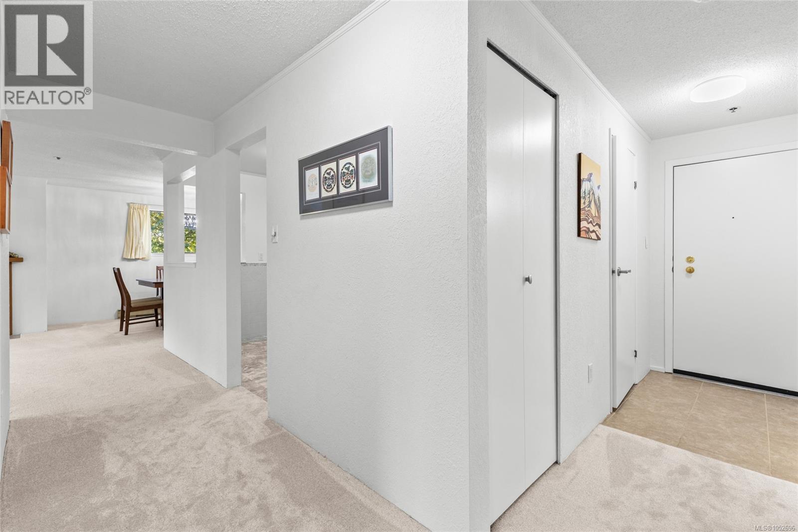 117 1560 Hillside Avenue, Victoria