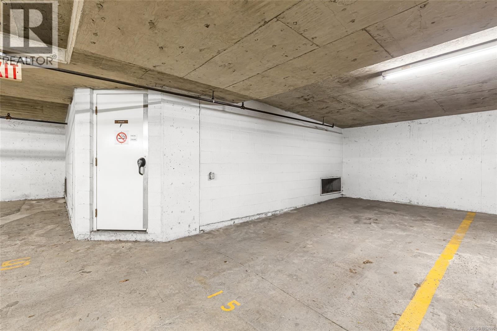 117 1560 Hillside Avenue, Victoria