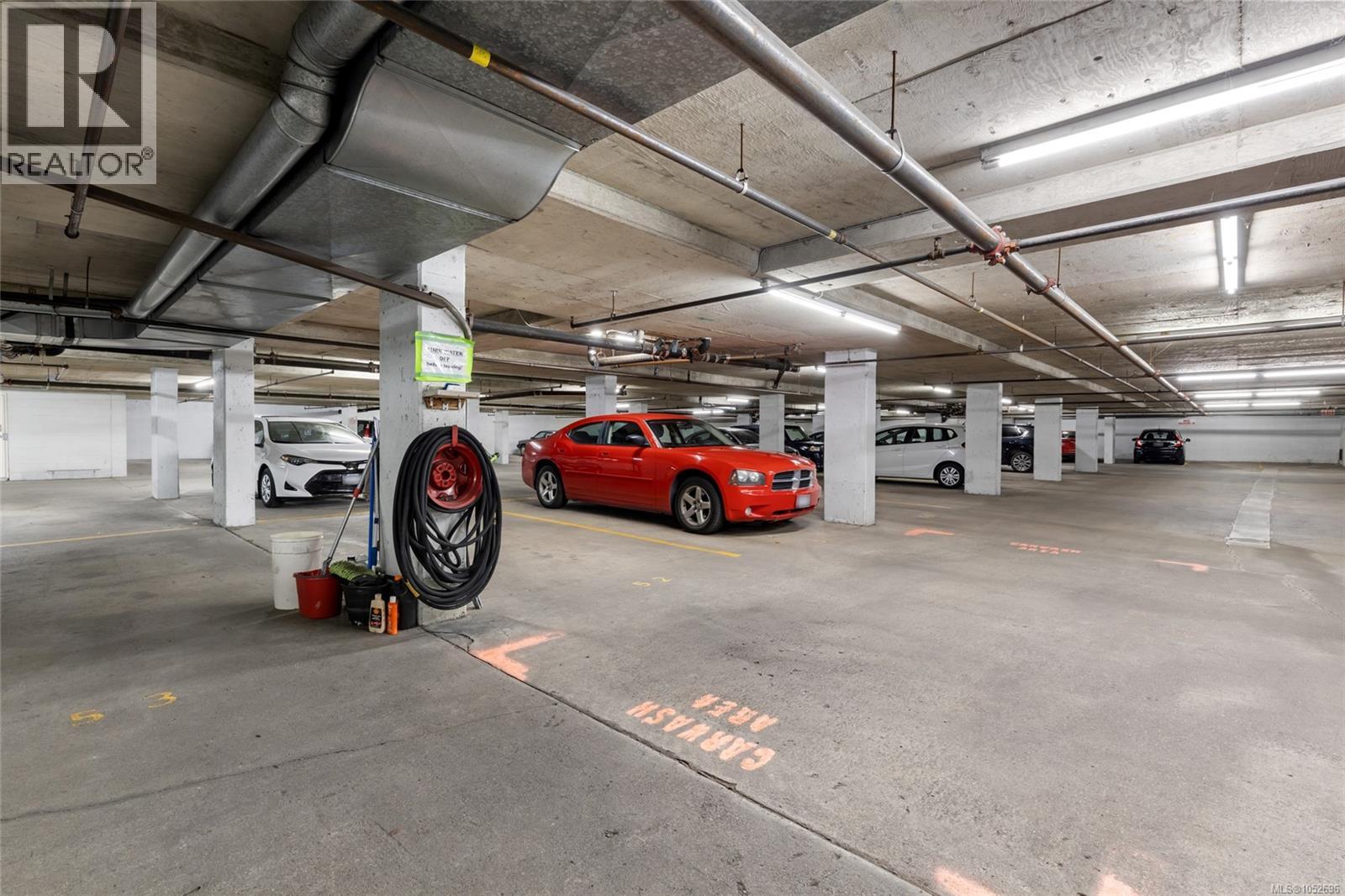 117 1560 Hillside Avenue, Victoria