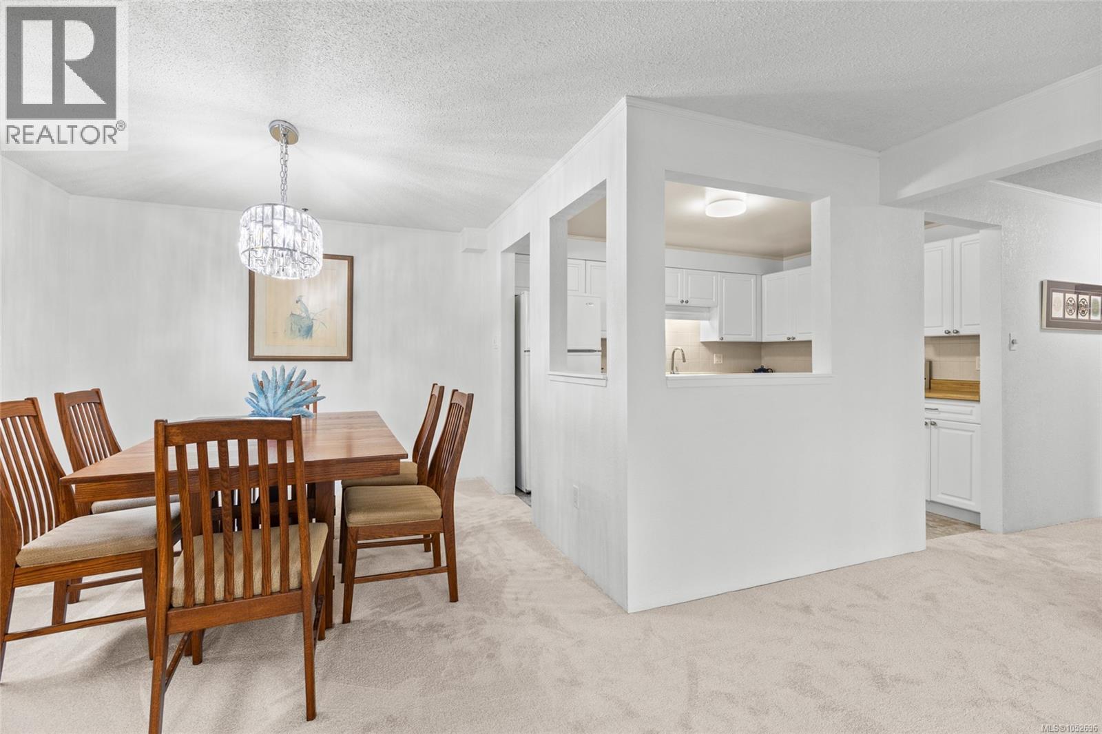 117 1560 Hillside Avenue, Victoria