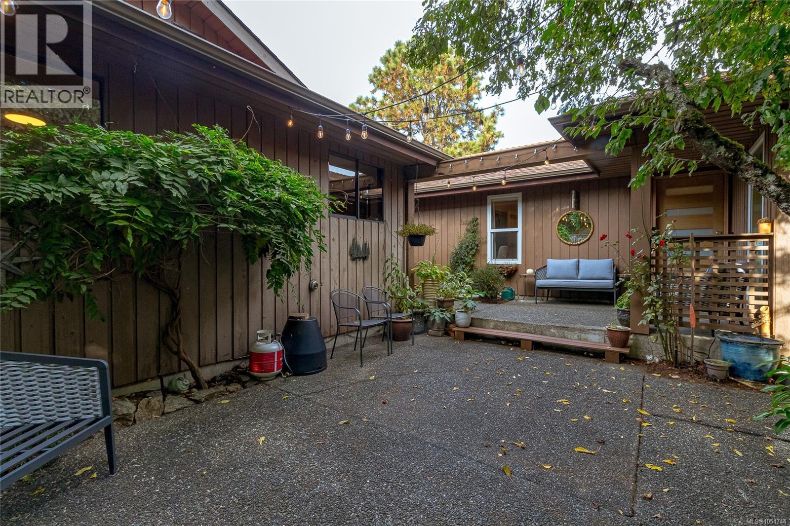 4413 Strom Ness Pl, Saanich - Image 1