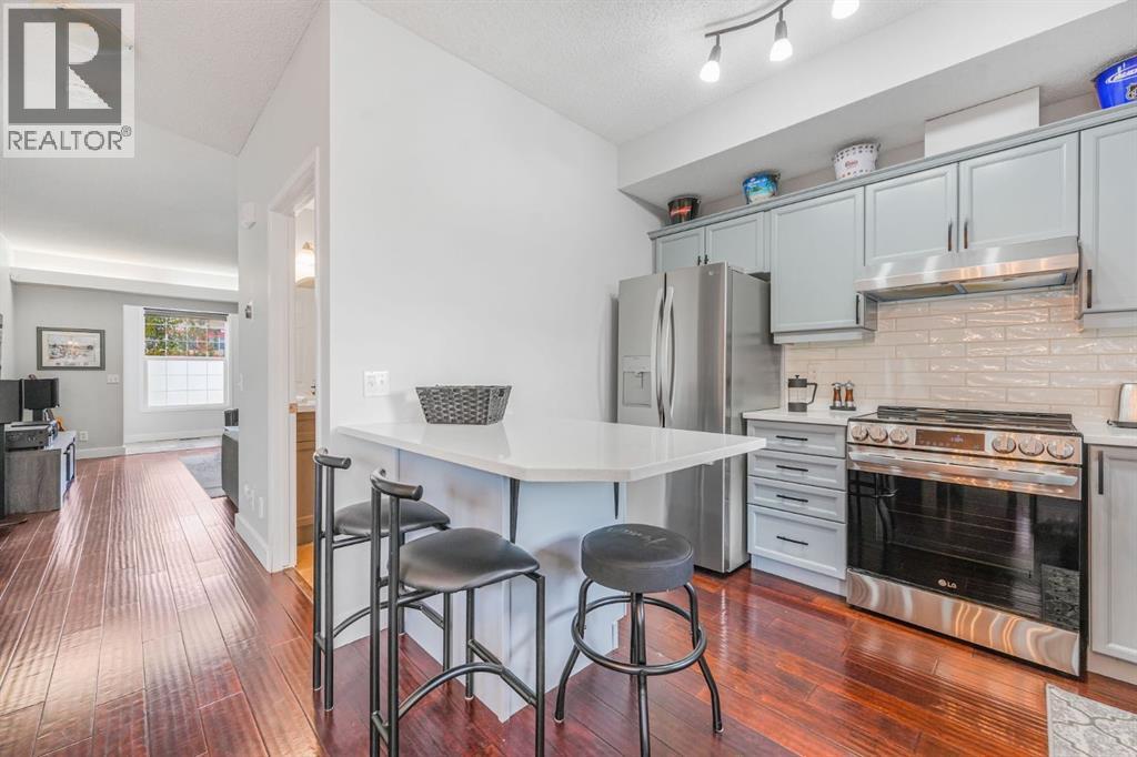 23, 29 Springborough Boulevard SW, Calgary — photo 6