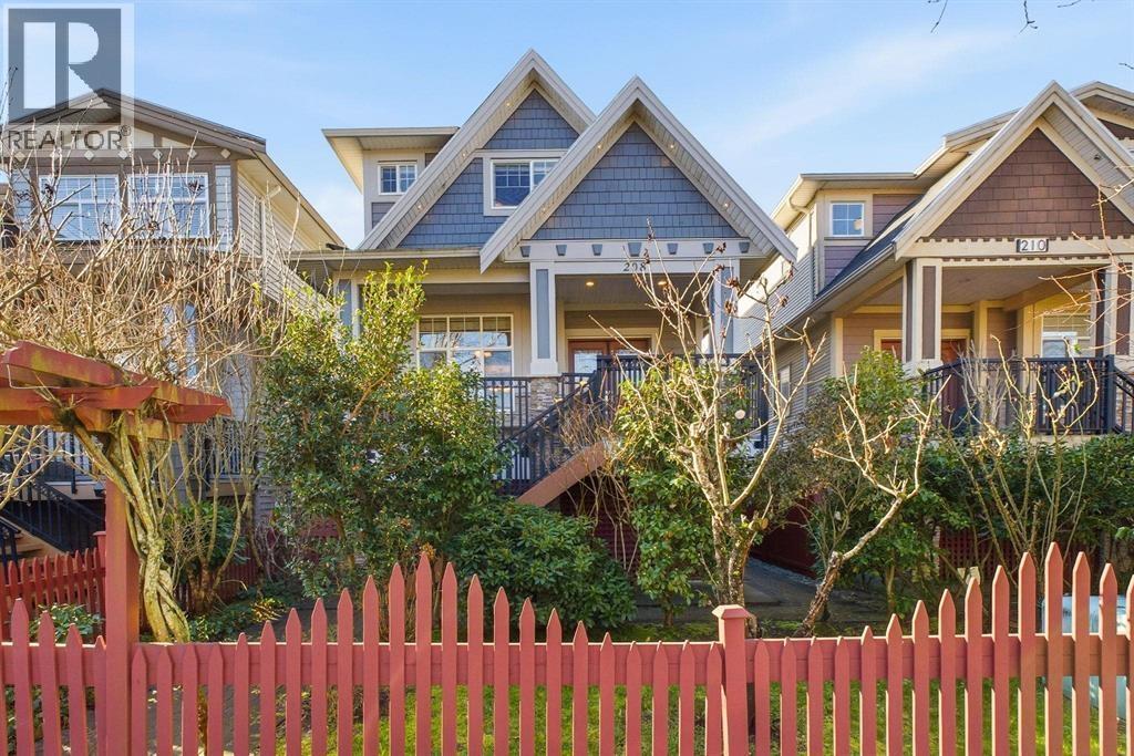 208 HUME STREET, New Westminster - Image 1