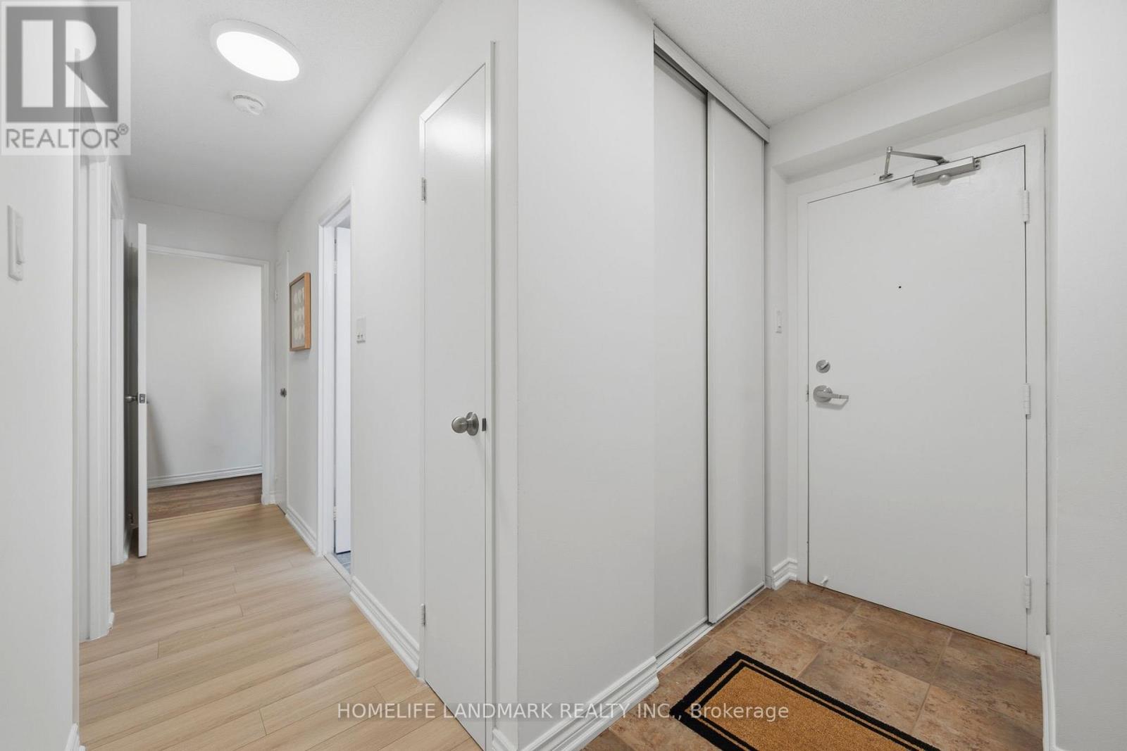 309- 260 Davis Drive, Newmarket, ON photo 16