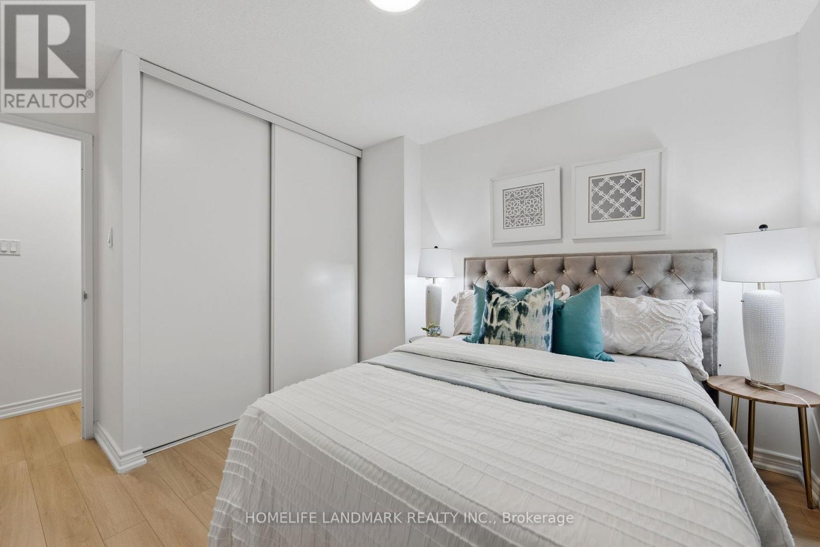 309- 260 Davis Drive, Newmarket, ON photo 20