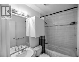 806 168 E Esplanade Avenue, North Vancouver, BC V7L4X8 Photo 12