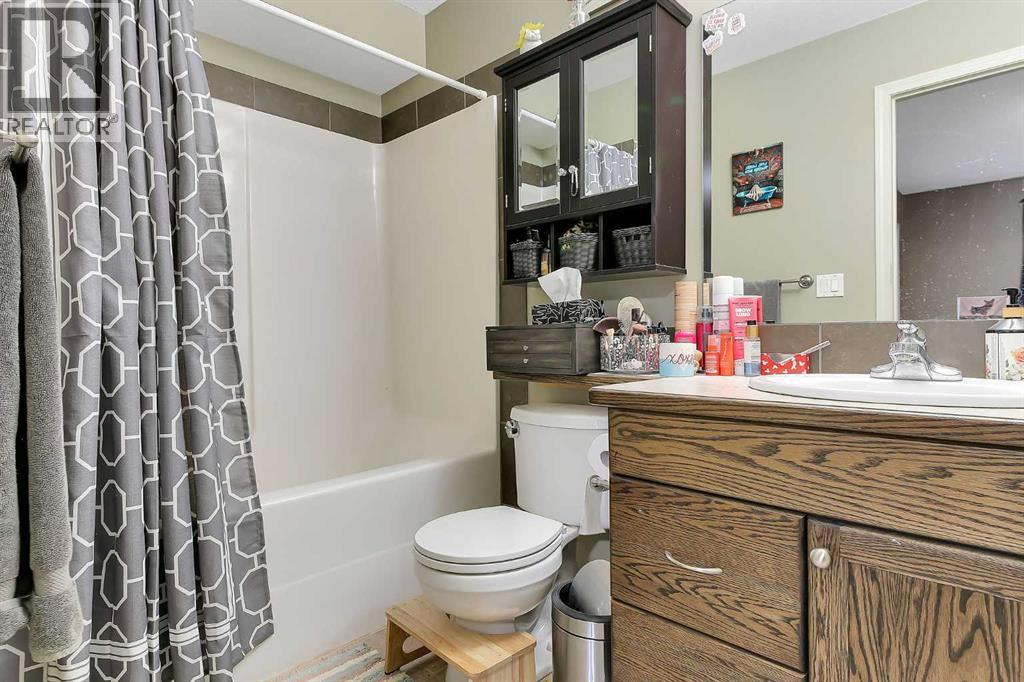 Listing photo – 220 Jordan Parkway, Red Deer