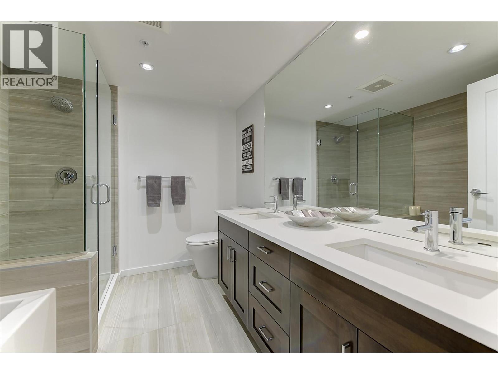 401 485 Groves Avenue, Kelowna
