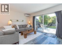 Porch - 5 10145 Third St, Sidney, BC V8L3B5 Photo 6