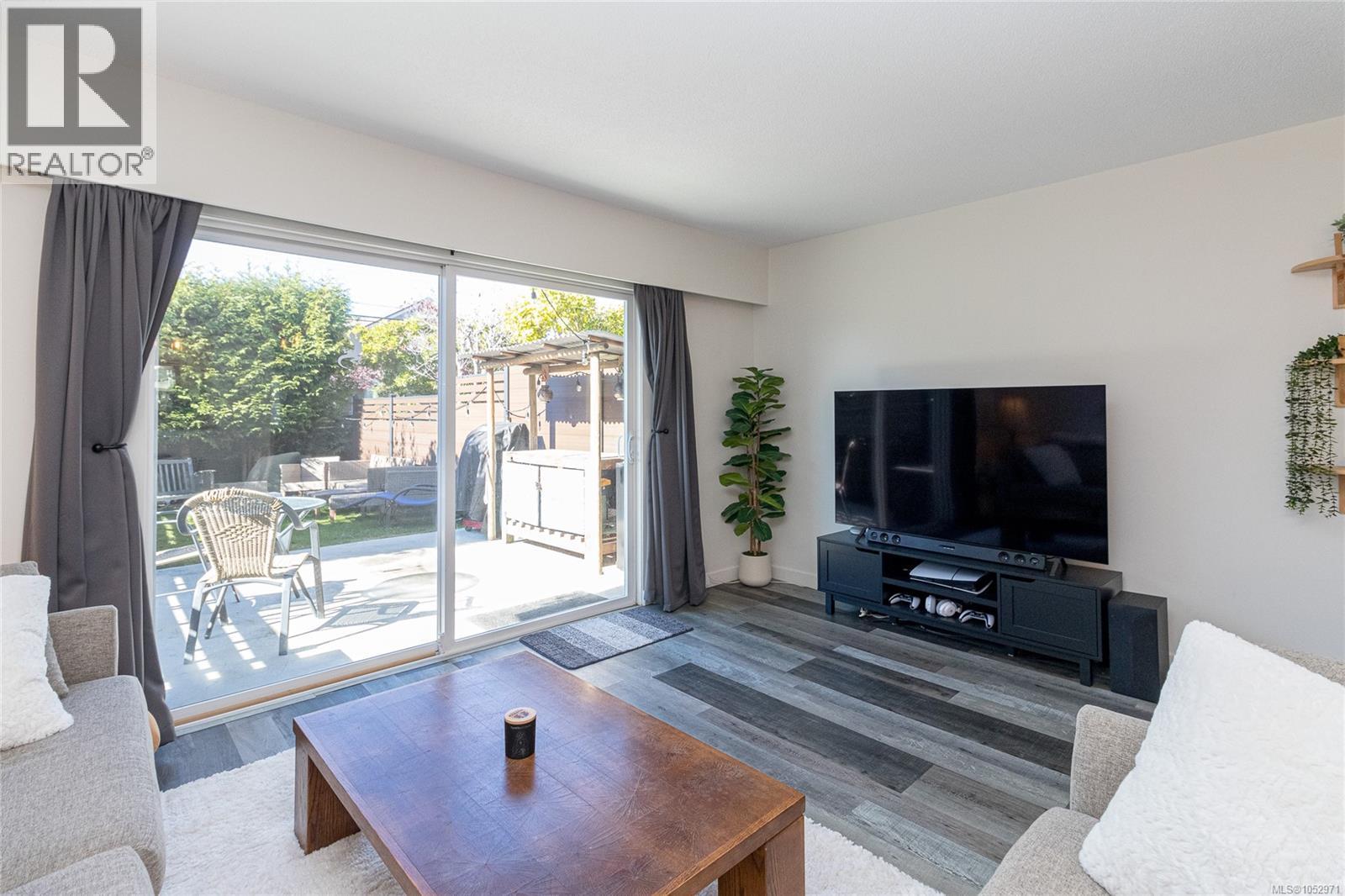 #5 10145 Third St - 7