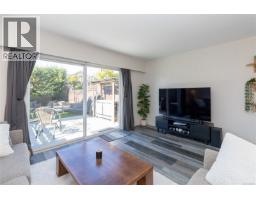 Entrance - 5 10145 Third St, Sidney, BC V8L3B5 Photo 7