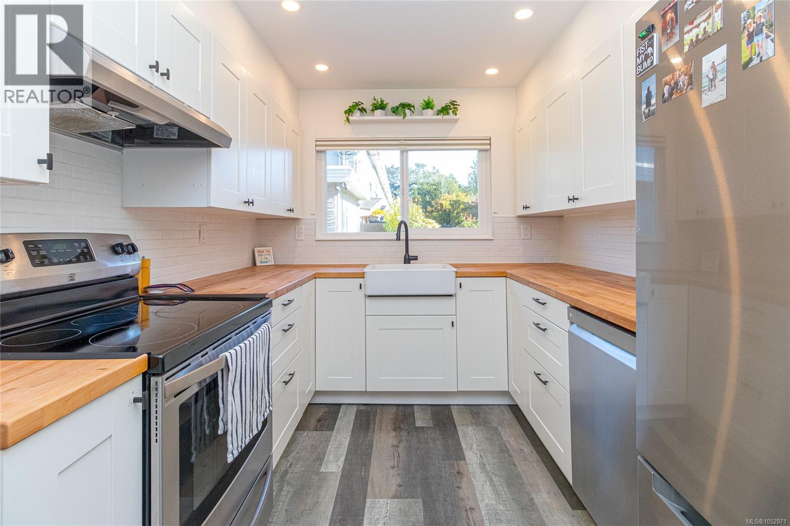 5 10145 Third St, Sidney - Image 1