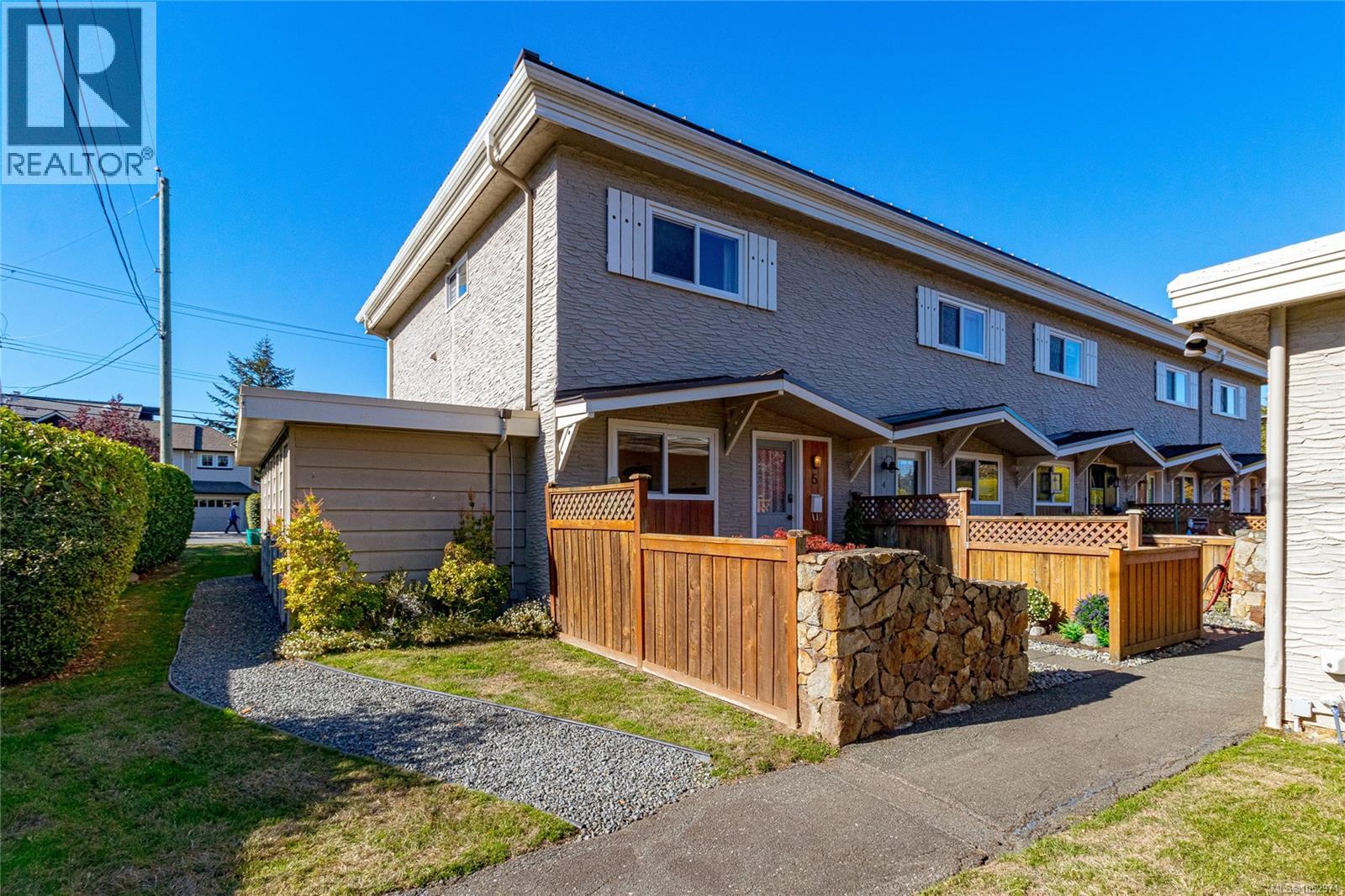 5 10145 Third St, Sidney - Image 1