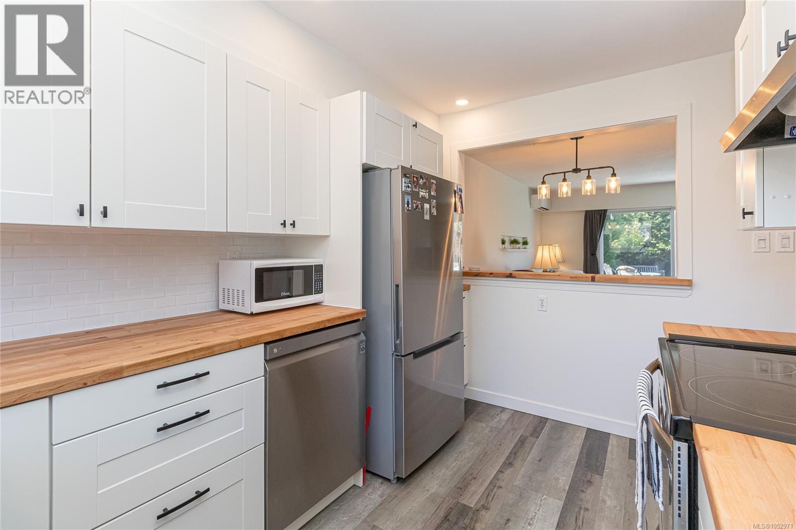 5 10145 Third St, Sidney - Image 1