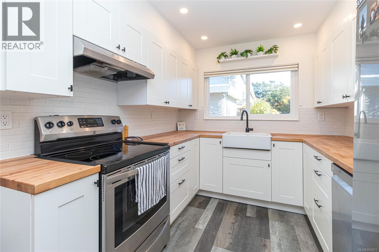 5 10145 Third St, Sidney - Image 1