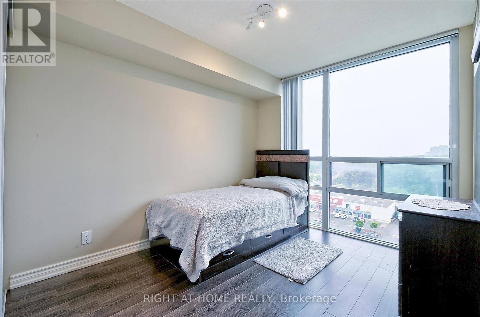 1612- 68 Grangeway Avenue, Toronto, ON photo 11