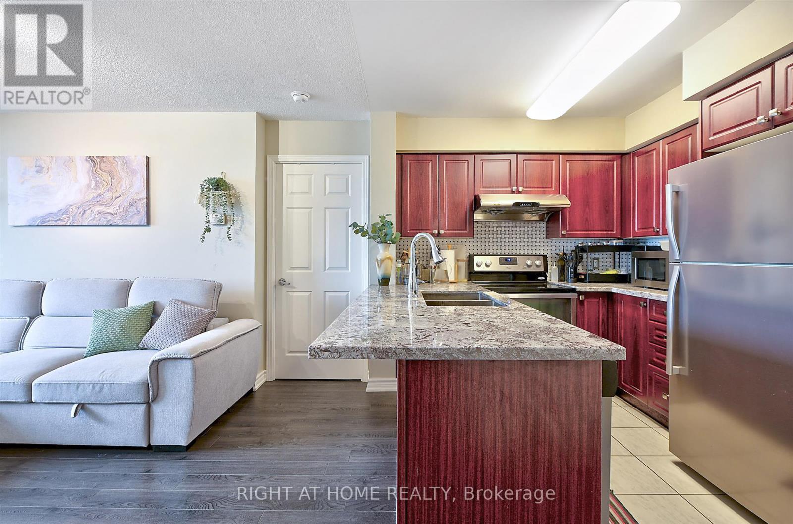 1612- 68 Grangeway Avenue, Toronto, ON photo 2