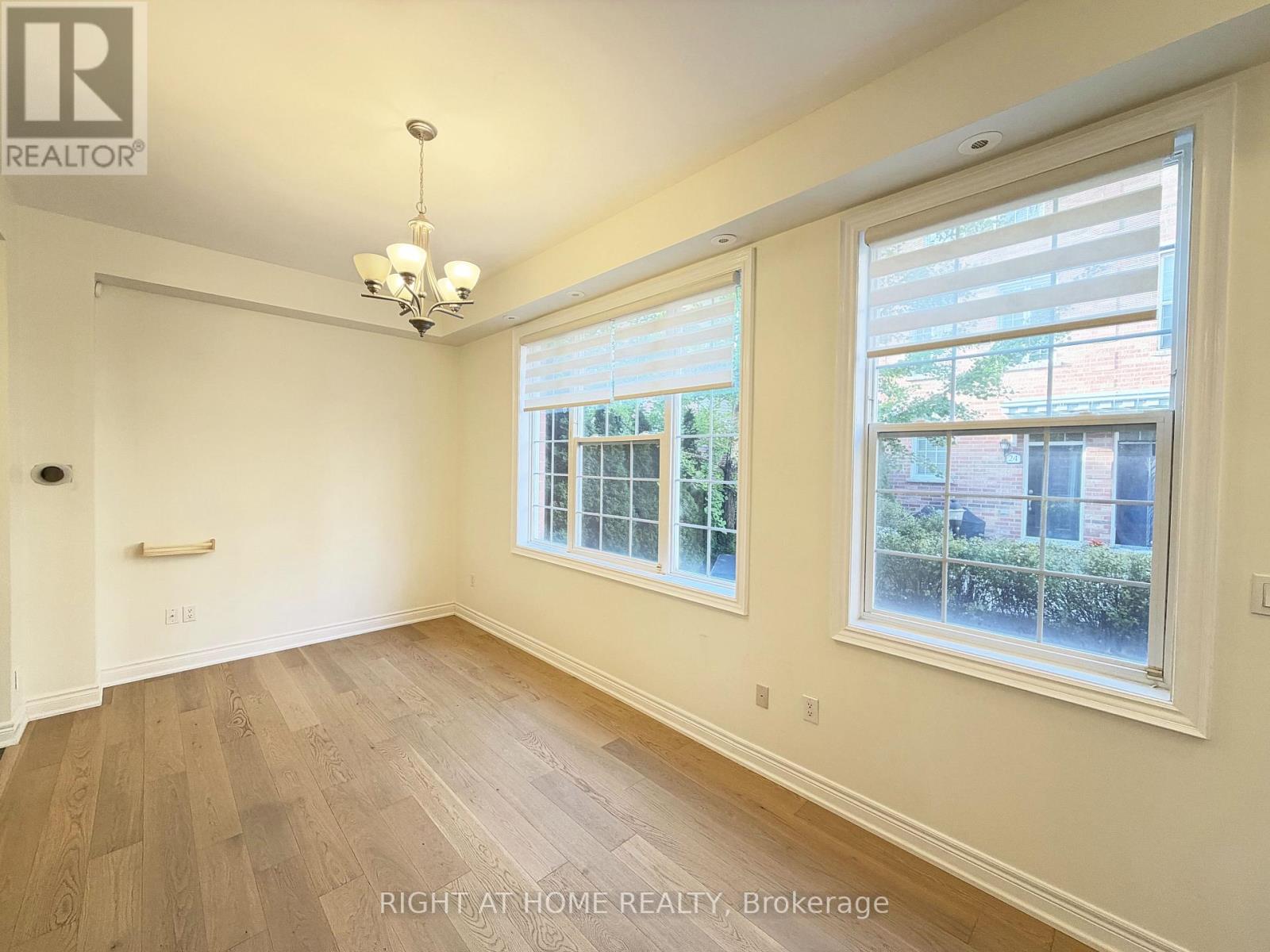 1 FAIRHEAD MEWS, Toronto (East End-Danforth) — photo 8