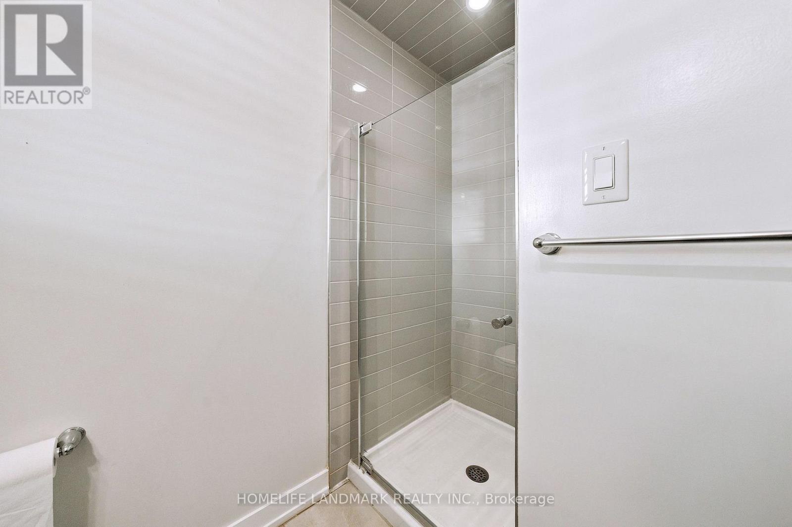 223 Wheat Boom Drive, Oakville, ON photo 47