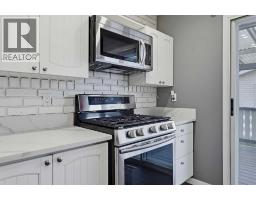 3pc Bathroom - 935 Madeira Way Ne, Calgary, AB T2A5T3 Photo 10