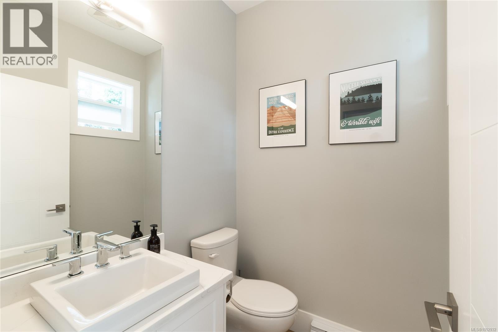 2 3031 Jackson St, Victoria - Image 1