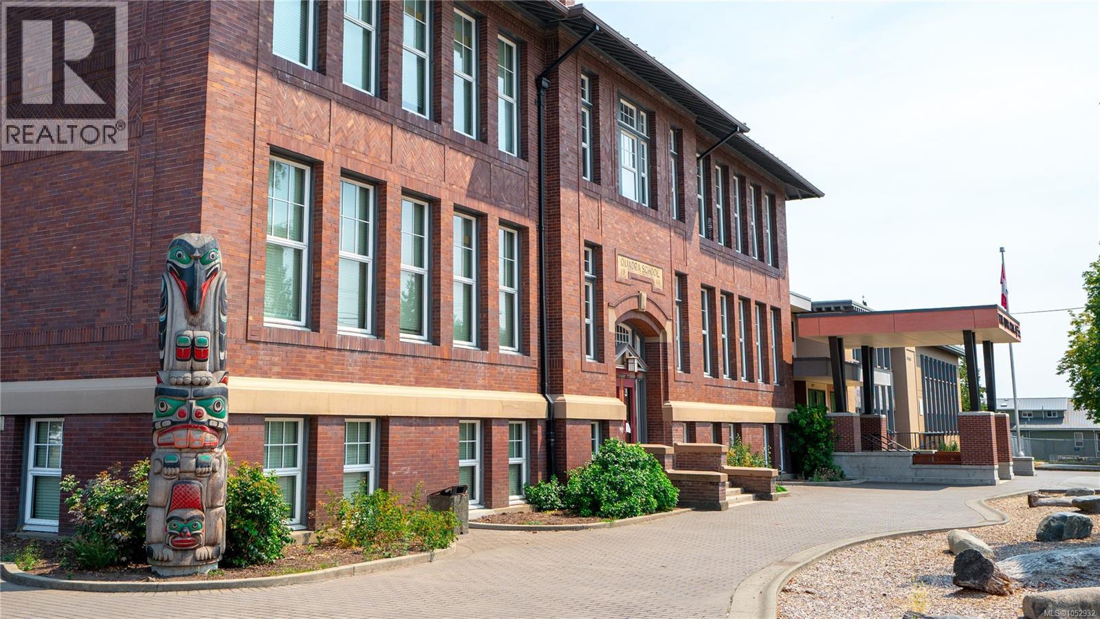 2 3031 Jackson St, Victoria - Image 1