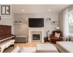 Ensuite - 2 3031 Jackson St, Victoria, BC V8T3Z7 Photo 7