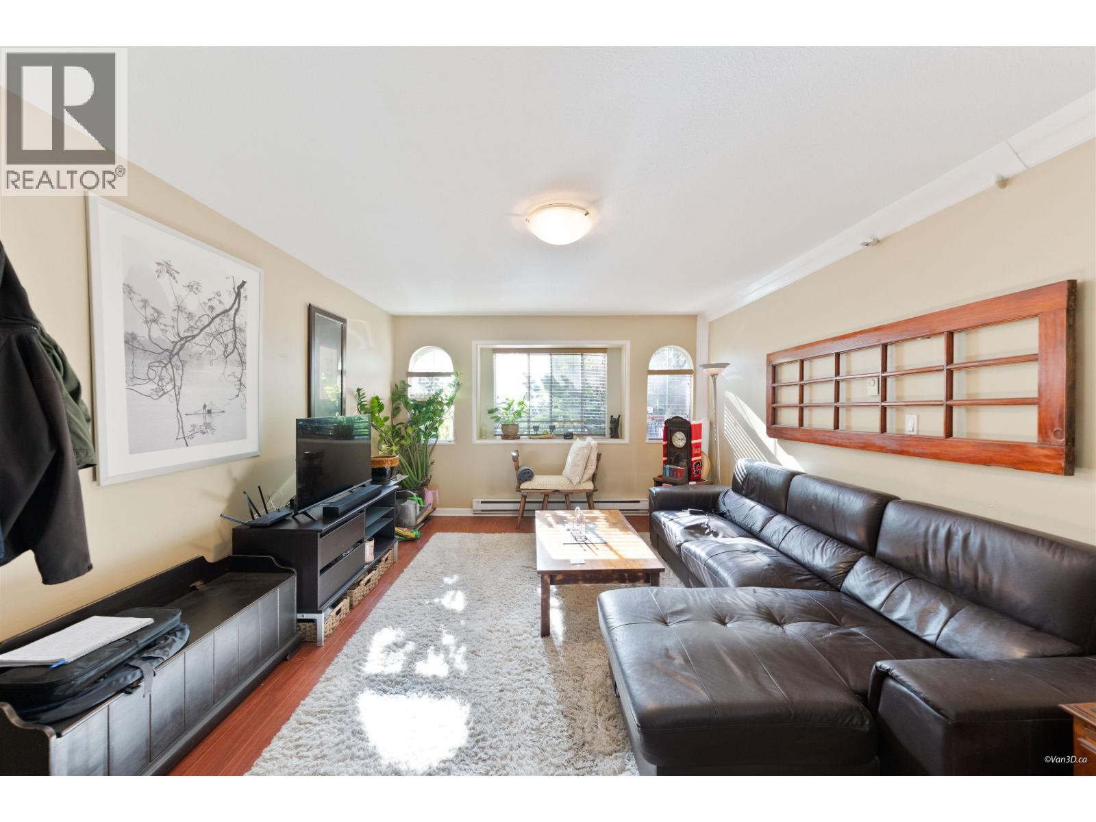 195 W 17TH AVENUE, Vancouver - Image 1