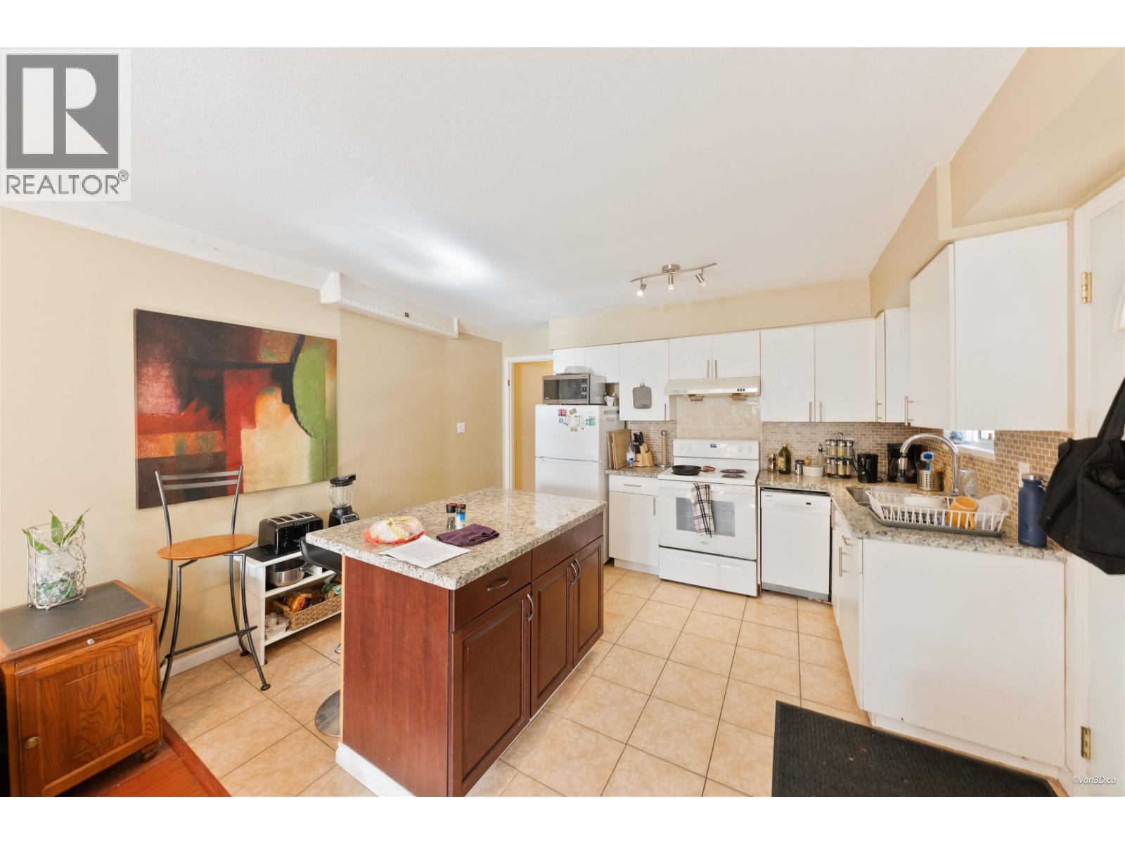 195 W 17TH AVENUE, Vancouver - Image 1