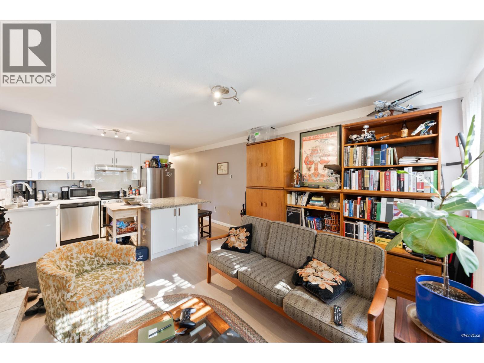 195 W 17TH AVENUE, Vancouver - Image 1
